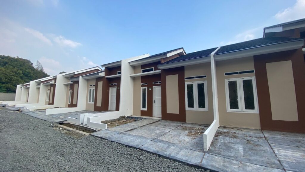 Rumah subsidi di Tangerang bisa menjadi pilihan cerdas karena hunian dengan harga yang terjangkau. Rumah cicilan 1 jutaan di tangerang ini berlokasi dekat stasiun KRL dan tambahan akses future Tol Serbaraja. kapan lagi punya rumah di tangerang dengan harga terjangkau, fasilitas banyak, dan aset masa depan yang pasti.